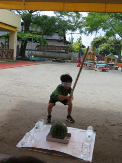 ���y���݉�